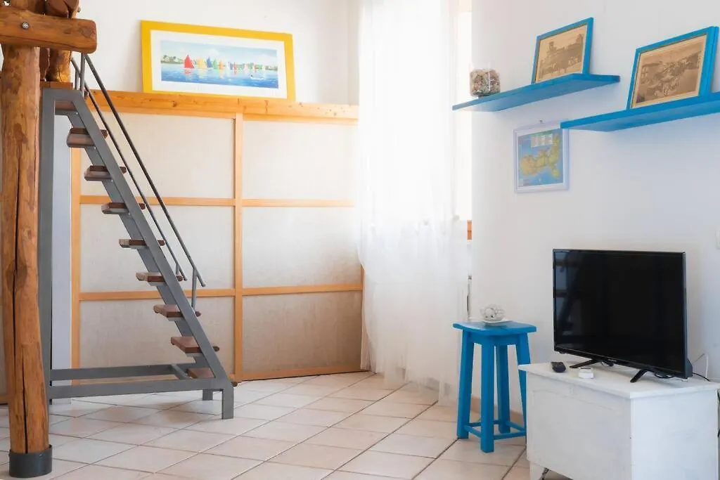 Port & Center: Apartment In Piombino